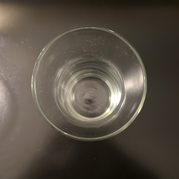 Set of 2 Clear Vases - Picture 4 of 9